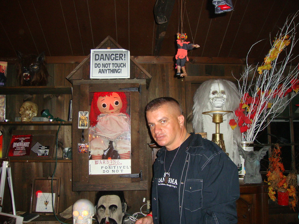 826 PARANORMAL JAMES MYERS LOOKING AT THE WARREN'S OCCULT MUSEUM