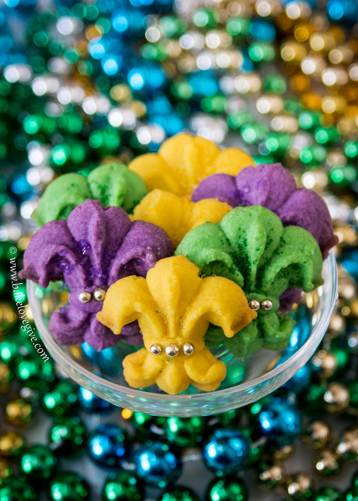 mardi gras fleur de lis spritz cookies Bake Love Give