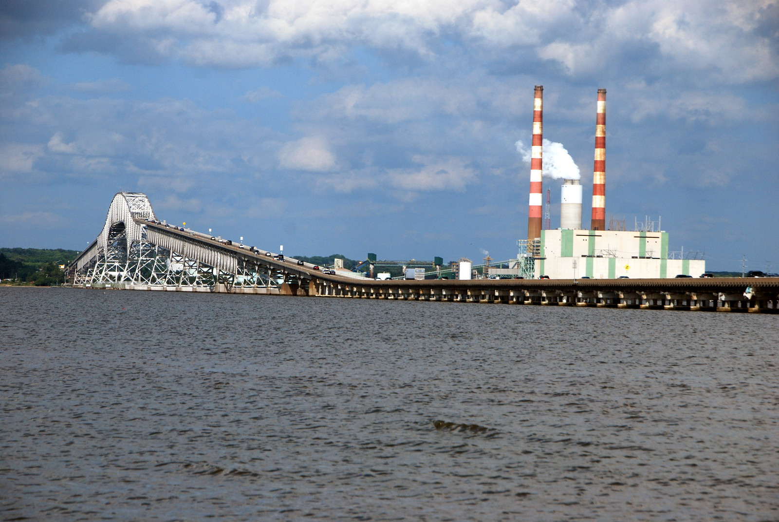 Potomac River bridge & power plant, Maryland, USA [OC] [1600 x 1071