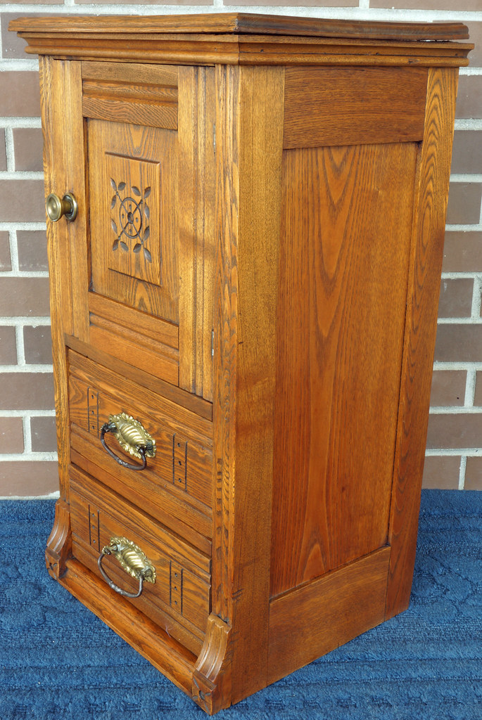 SOLD Antique Eastlake Style Nightstand or End Table 139 Bag The 