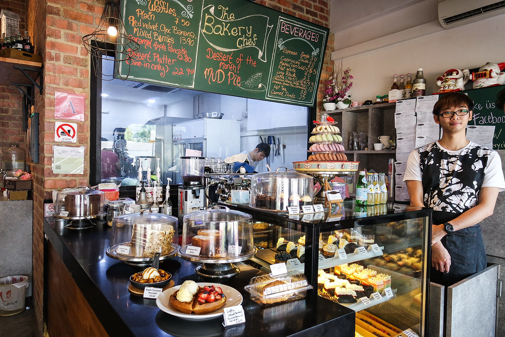 The Bakery Chef Excellent Rainbow Cake in the Heartland of Bukit