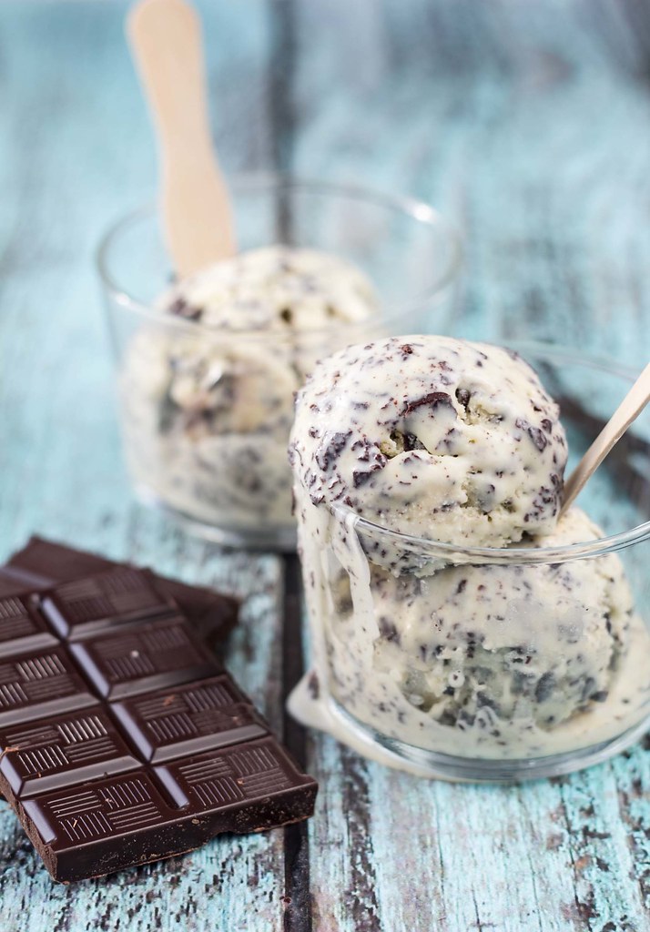 Stracciatella Ice Cream with Chocolate, delicious recipe