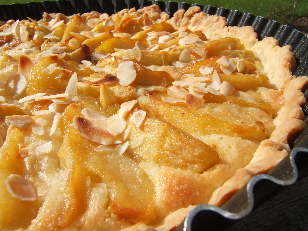 Recette Tarte amandine aux pommes ( pâte à la casserole) La cuisine de Martine