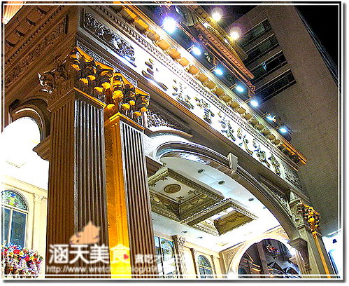 【台北】Xmas主基督榮光教會&環球購物中心(同場加映：球球與聖誕樹)