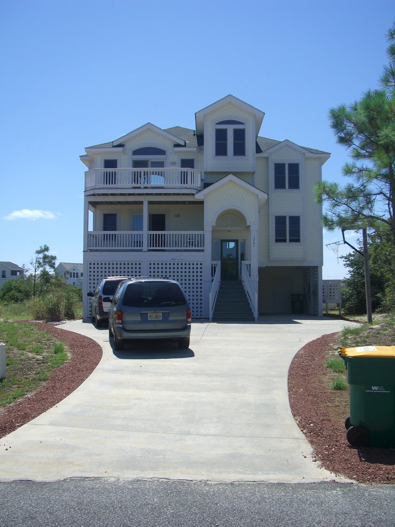 Traditional beach houses in the US SkyscraperCity
