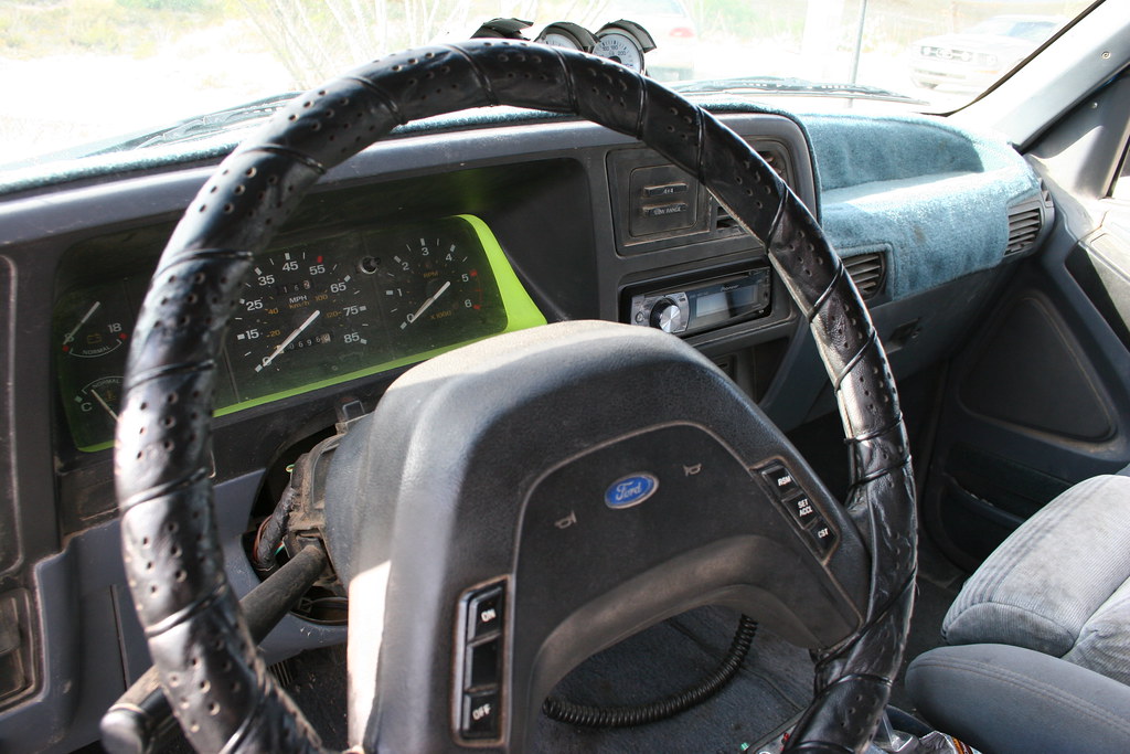 Steering wheel skins pics on a 9194 Ford Explorer and Ford Ranger