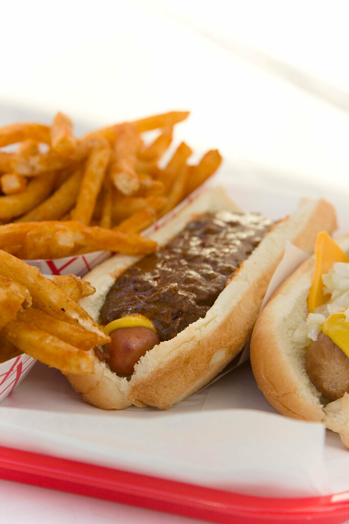 Pink’s Chili Dog with Fries anirama