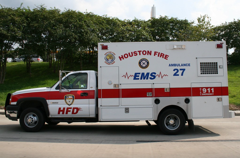 Houston, Texas Fire Department Ambulance 27 Chevy/Frazer Bilt Flickr