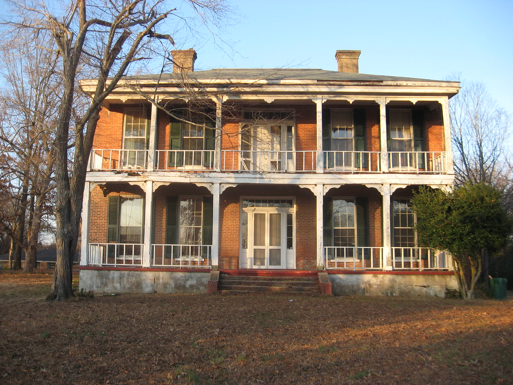Abandoned House Oxford, Mississippi This house on East Jac… Flickr