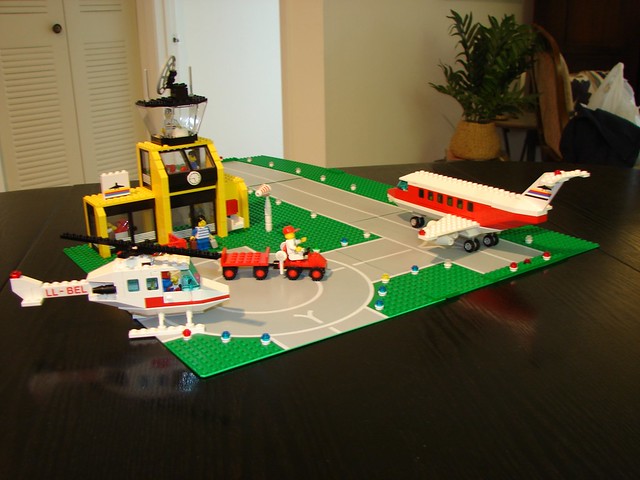 Lego Airport, Set 6392 Released in 1985 Lego Airport … Flickr Photo Sharing!