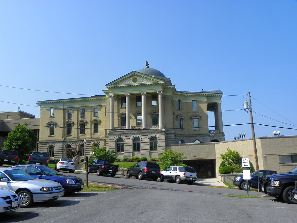 Oakland Garrett County, Maryland Around Guides