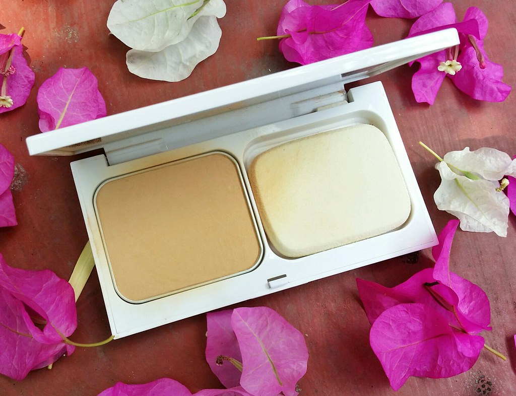 Bobbi Brown Extra Bright Powder Compact Foundation SPF 25 PA+++ Review