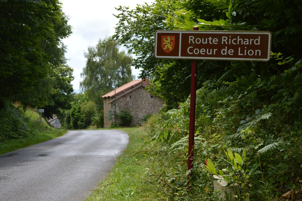 PHOTO CHAMPAGNACLARIVIERE Photos Images ChampagnaclaRivière 87150