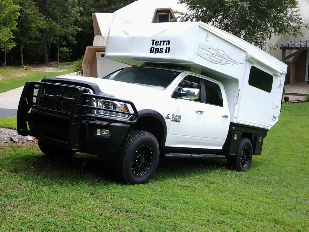 Flat bed pop up camper