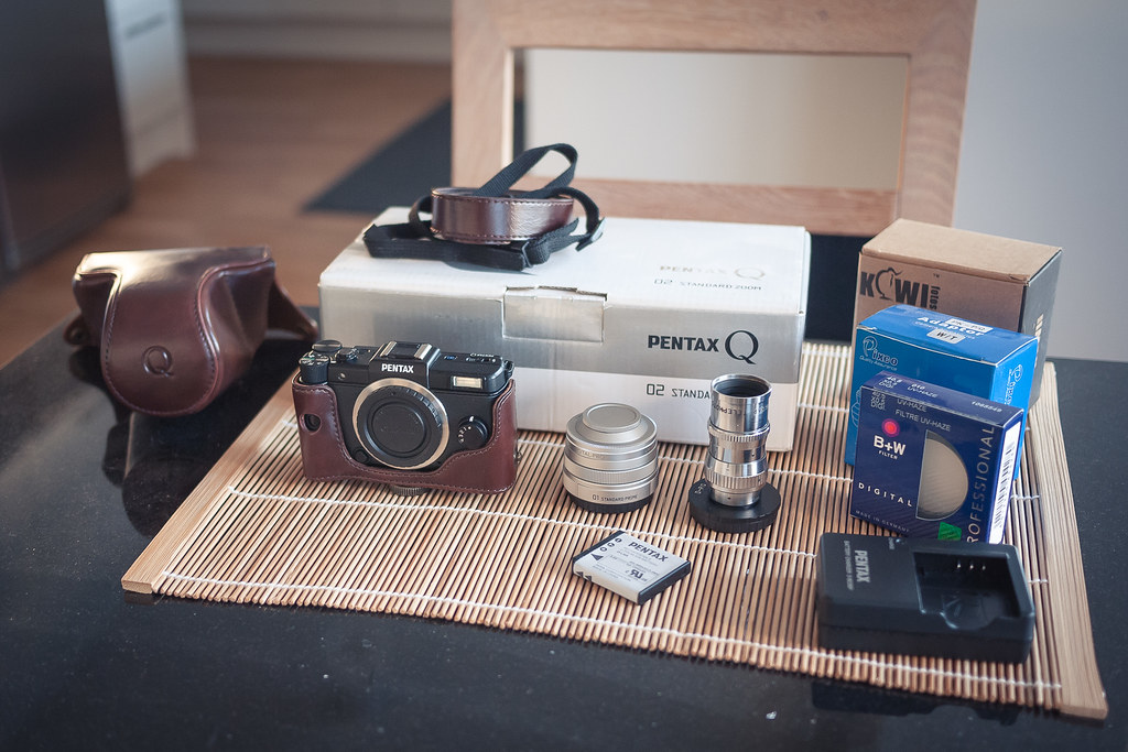 Pentax Q + 01 Standard Prime + Cine lens + extras