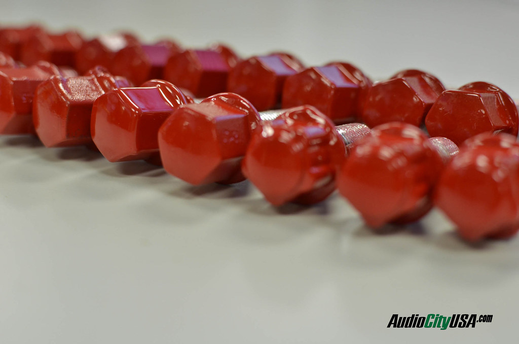 Custom Powder coated lug nuts or Bolts