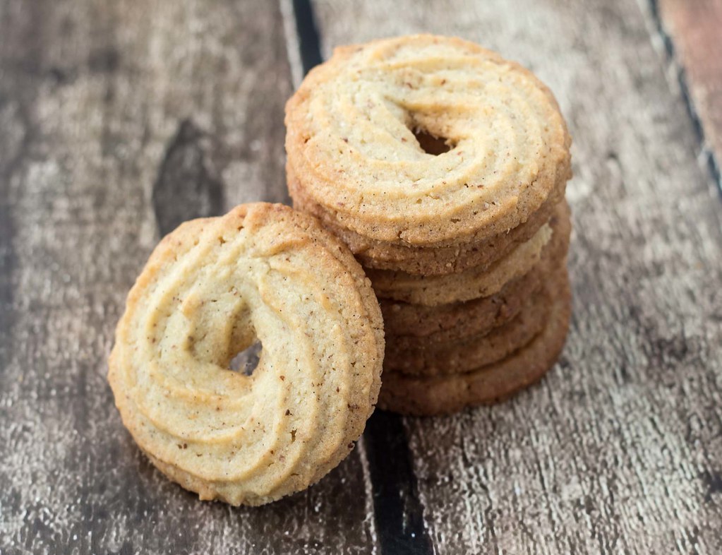 Danish Butter Cookies (Vaniljekranse), traditional recipe