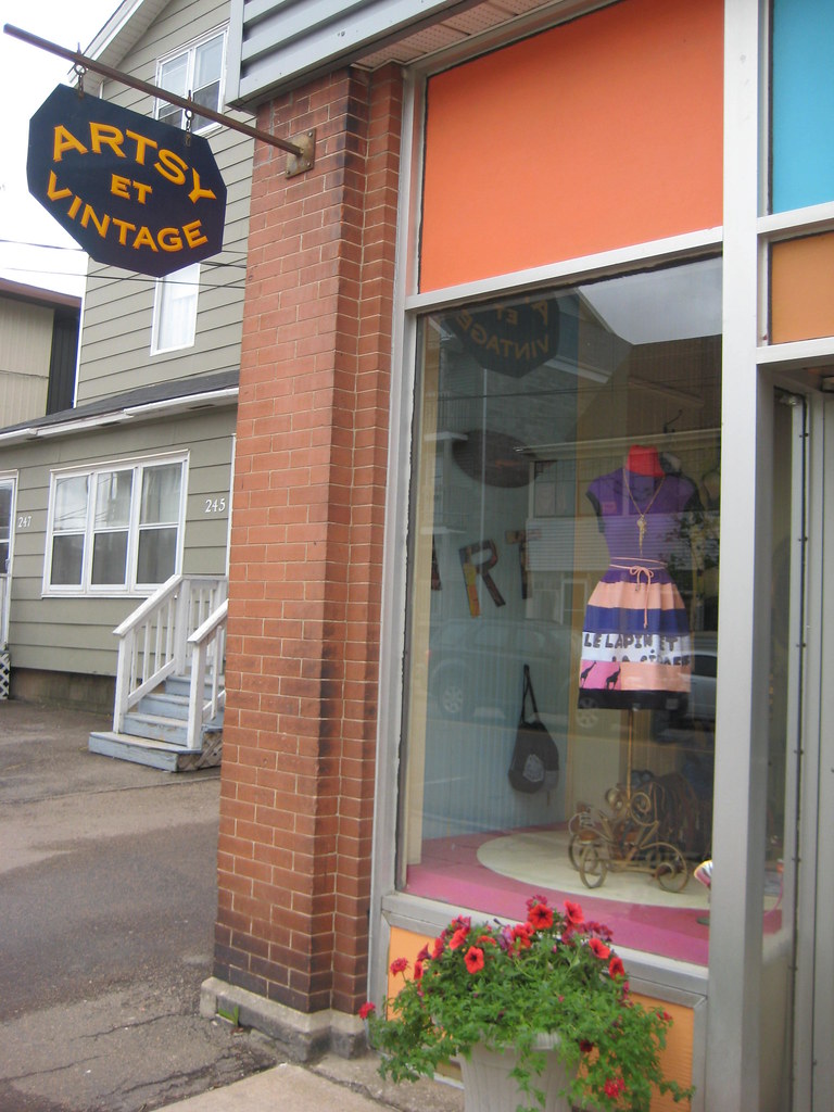 Moncton Artsy et Vintage est Ouvert (Part 1) » Spin Off Stuff Spins