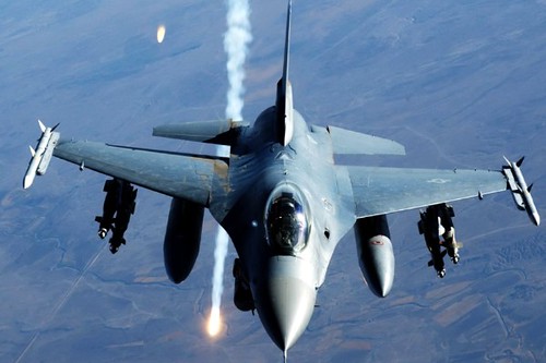 Gambar / Foto Pesawat Jet Tempur F16 Falcon (AS) Gambar /… Flickr