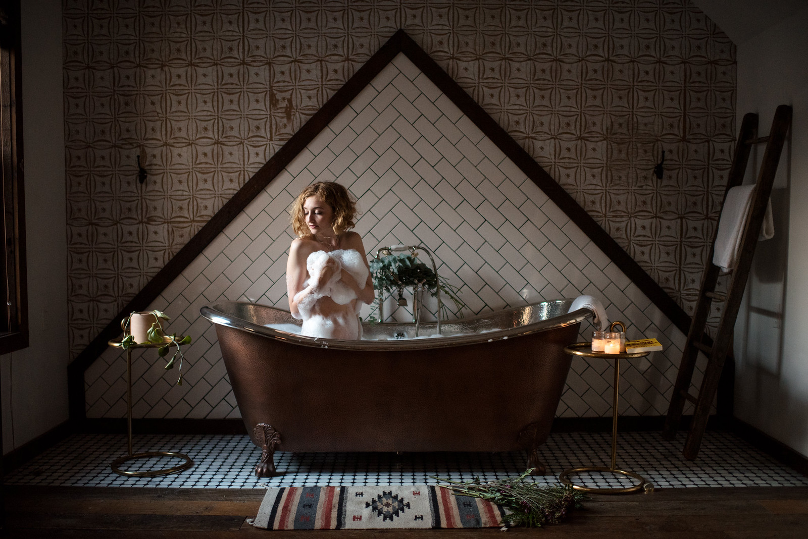 Friends That Bathe Together... Juliette Laura