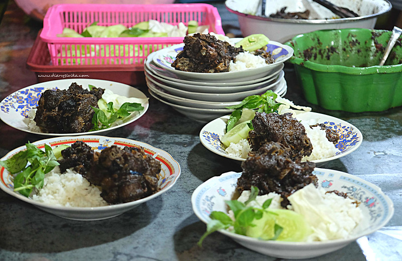 Bebek Hitam Pak Sayeki Surabaya Food, Travel and Lifestyle Blog
