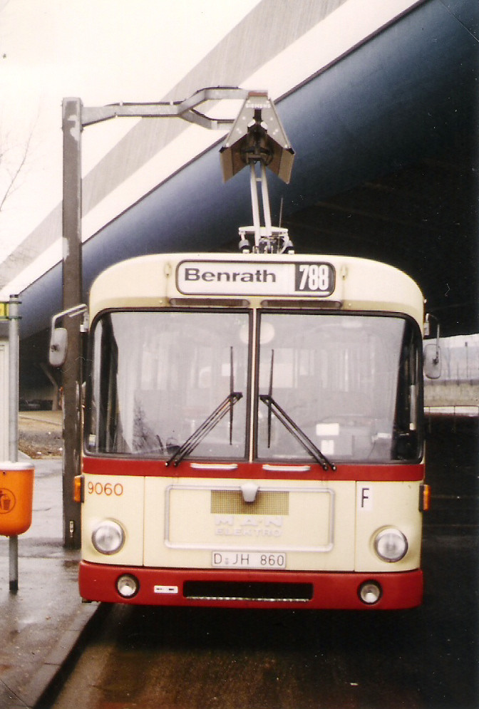 Drehscheibe Online Foren 04 Historische Bahn [D] Die Elektrobusse der Rheinbahn auf den