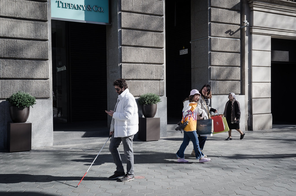 Blindness How can a blind man see what his mobile phone sh… Flickr