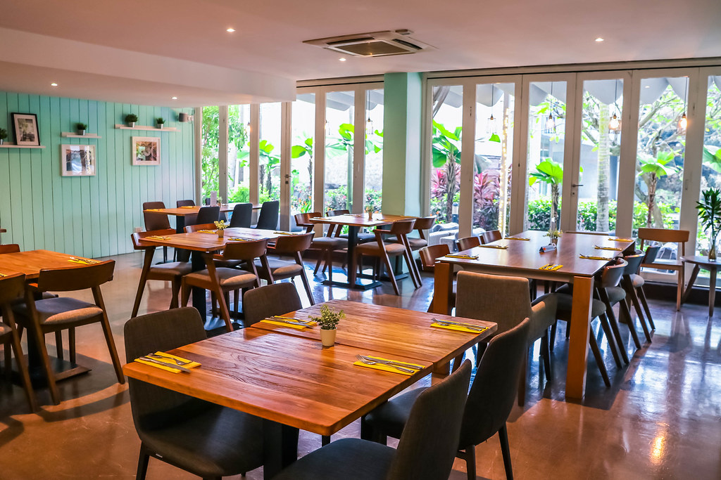 Blue Lotus Mediterranean Kitchen + Bar Soak in the Romantic Ambience