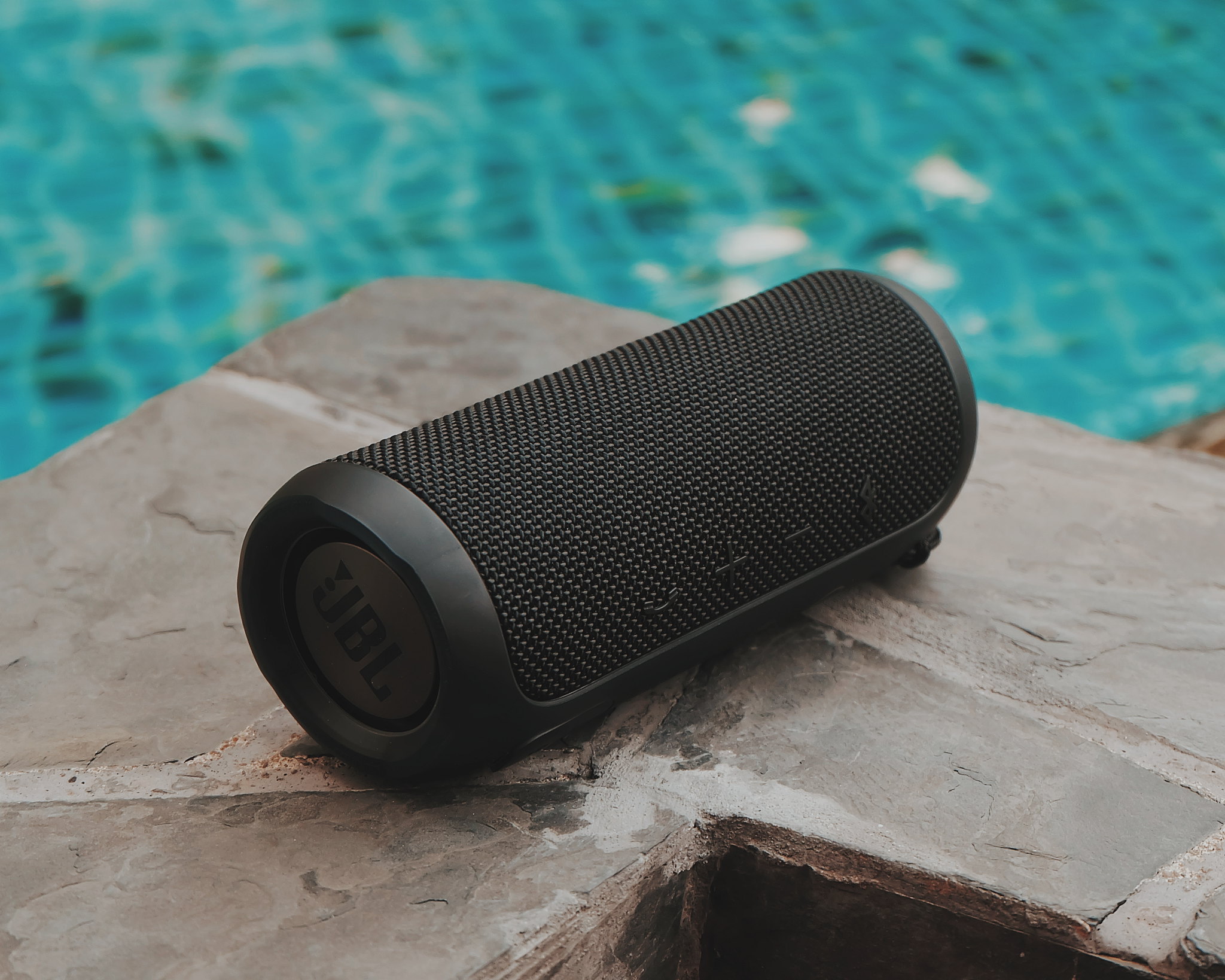JBL Flip 3 Speaker Review Splashproof, Portable and Powerful