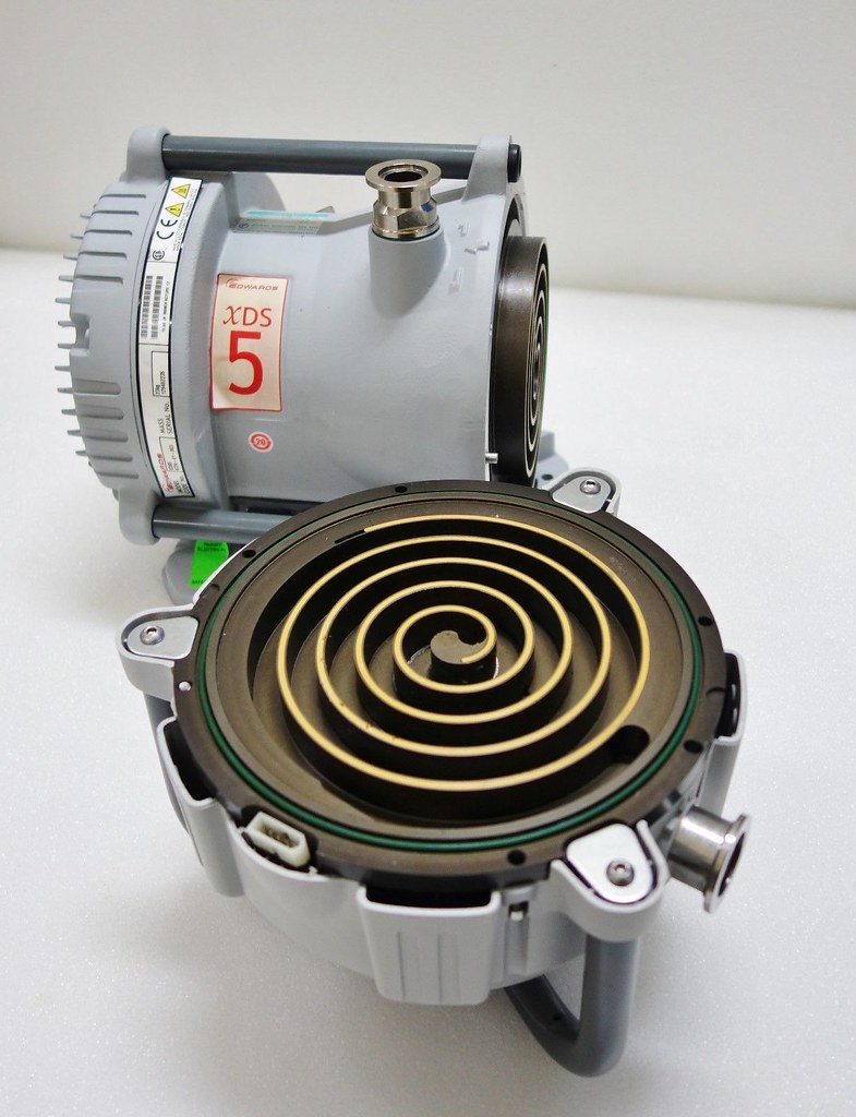 BOC EDWARDS XDS5 A72401903 OILFREE DRY SCROLL VACUUM PUMP XDS5 eBay