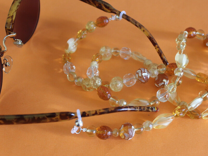 How to make a beaded glasses chain for summer DIY Jewelry Hub