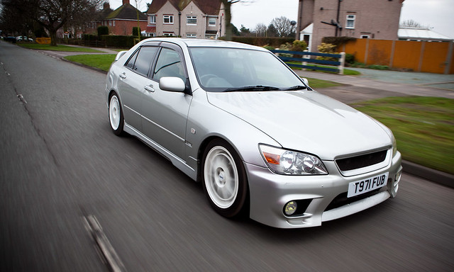 Toyota altezza v8