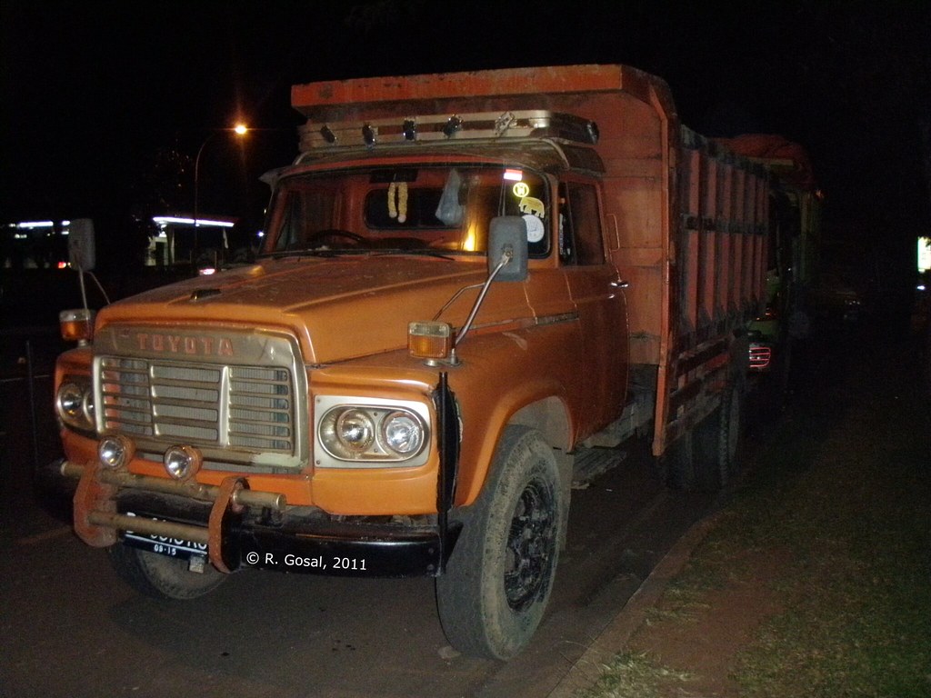 Trucks! & Lorries! Toyota Dump Truck