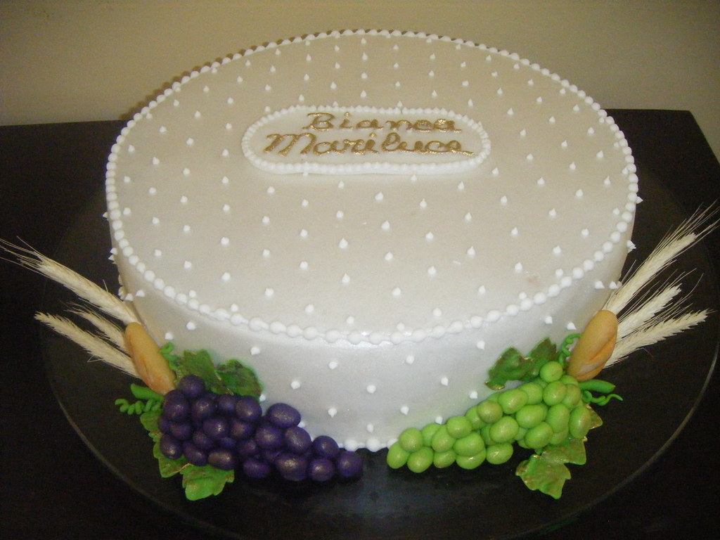 Bolo De Primeira Eucaristia Com Chantilly Compartilhar Bolo