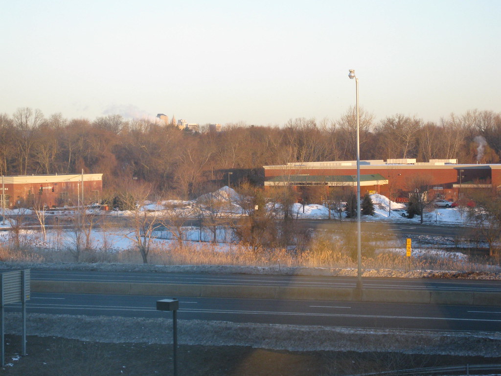 Putnam Bridge Plaza Shopping Center Connecticut Tripcarta