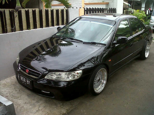 Honda Accord VTI 2000/2001 Hitam Muluss