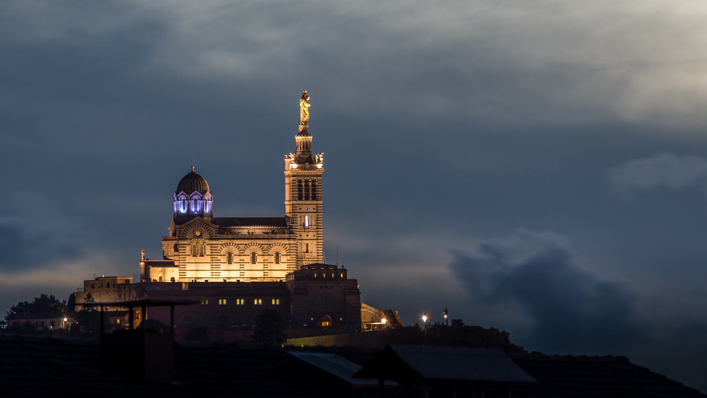Notre Dame de la Garde au crépuscule Notre Dame de la