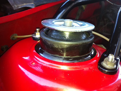 Should Strut mounts look like this after.... | VW Vortex - Volkswagen Forum