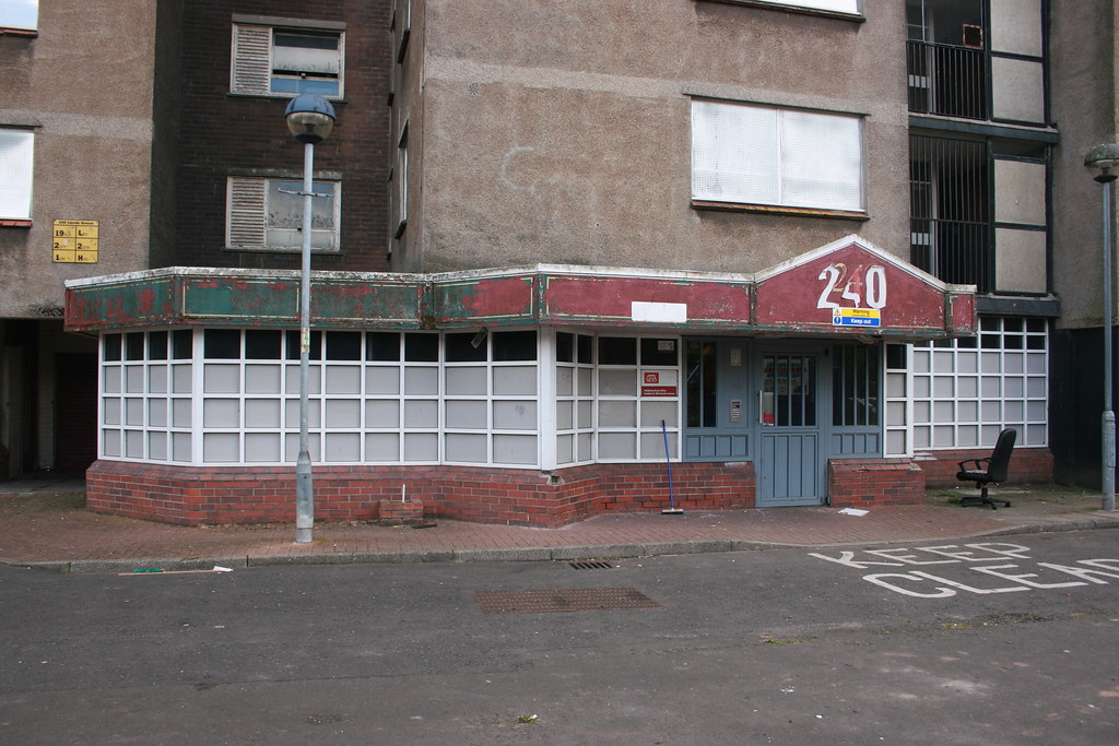 Lincoln Avenue, Knightswood Flats