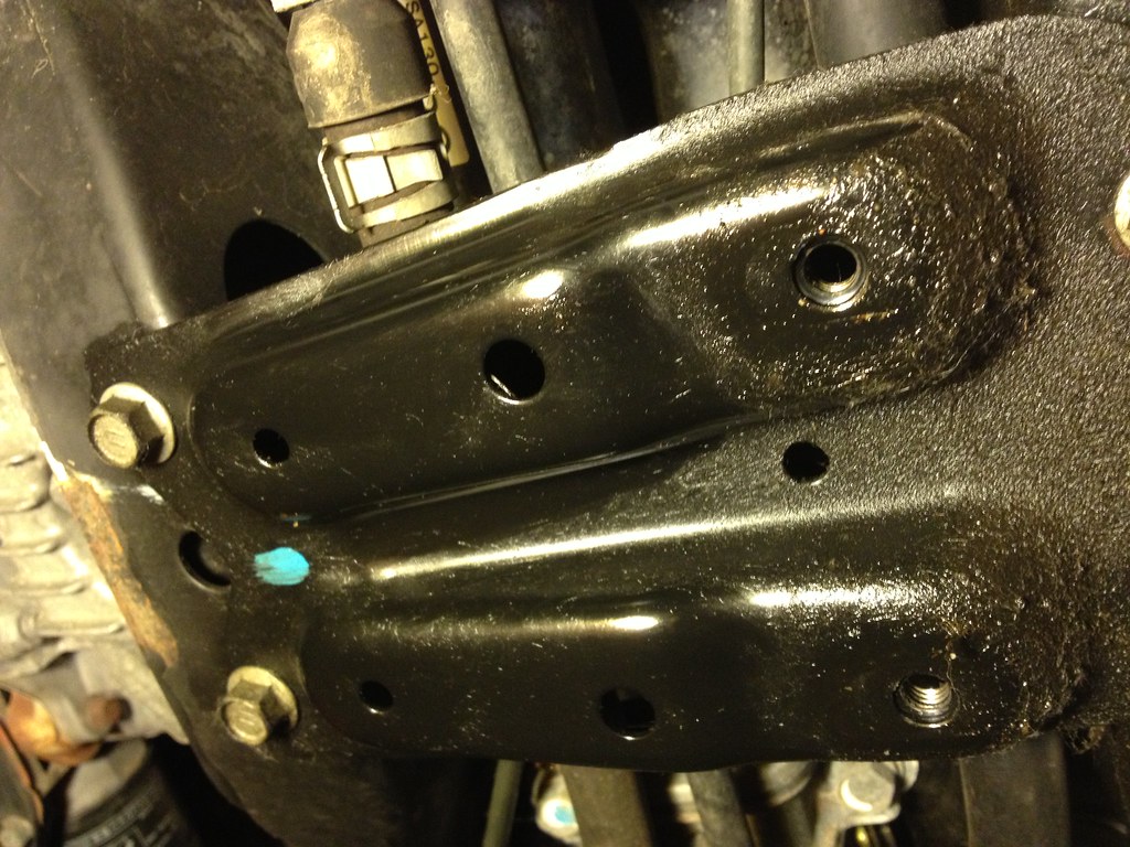 ('06'08) Oil leak under the engine possible head gasket leak and how