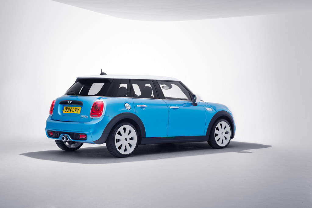 MINI F55 (5door) Electric Blue Metallic a photo on Flickriver