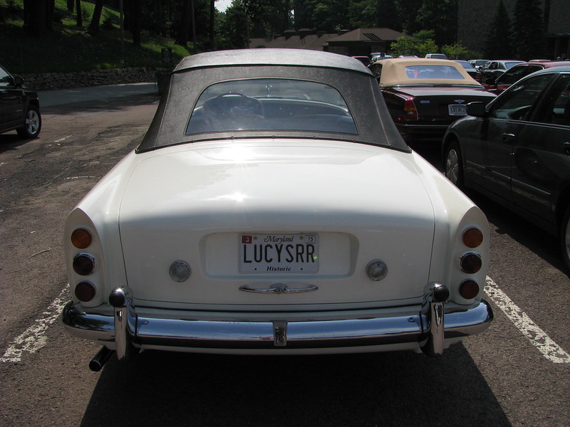 BENTLEY SPOTTING I Love Lucy ('s Car....)