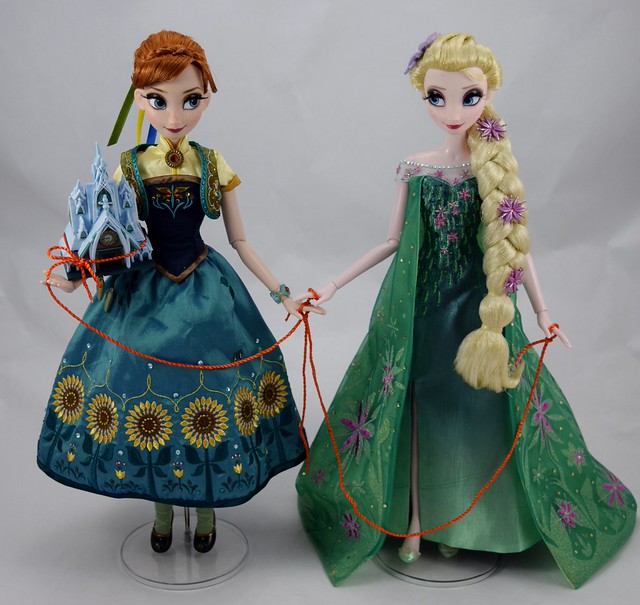Frozen Fever Anna and Elsa Limited Edition 17'' Dolls Disney Store