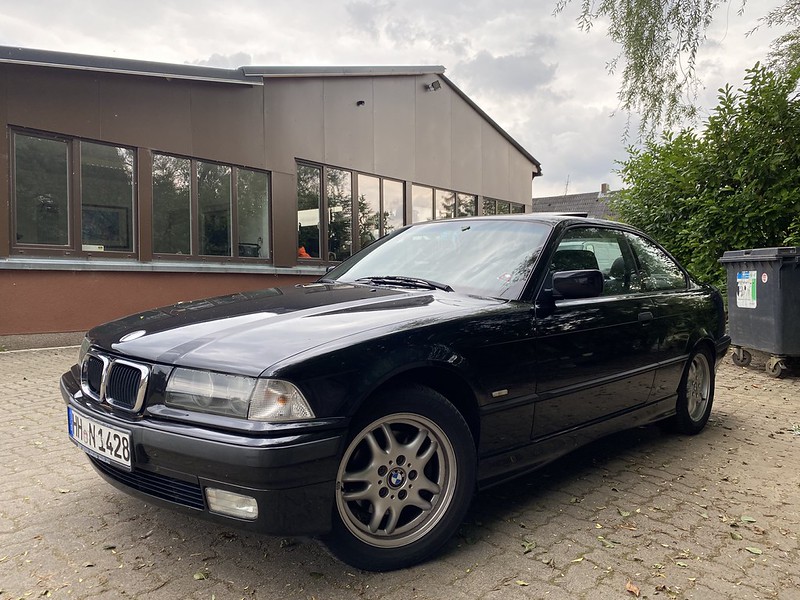 BMW 320i Automatic (1998)