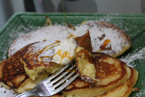 yogurt pancakes with dulce de leche