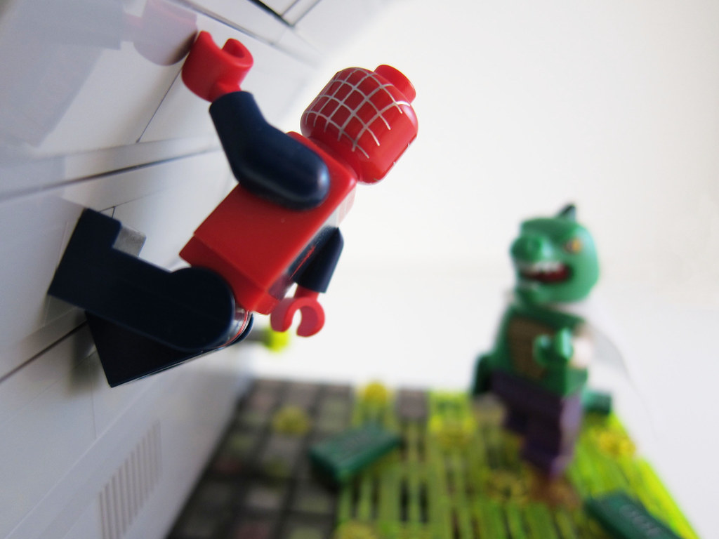 LEGO SpiderMan vs. The Lizard a photo on Flickriver