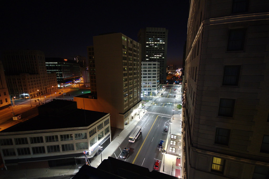 is downtown detroit safe at night? (Shelby, Grant crime rate, hotels