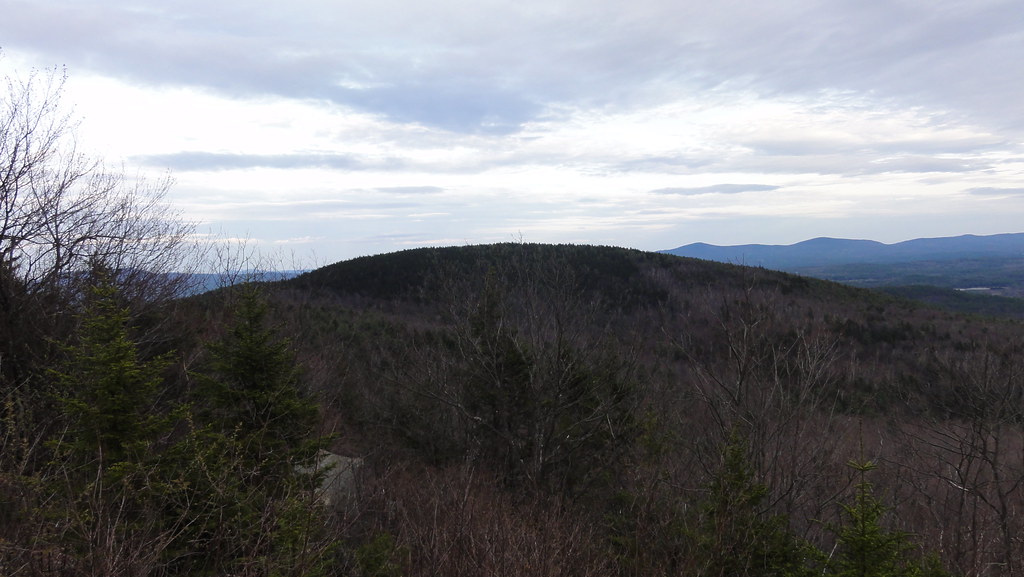 Skatutakee Mountain Hiking in the Harris Center Preserve Hancock NH