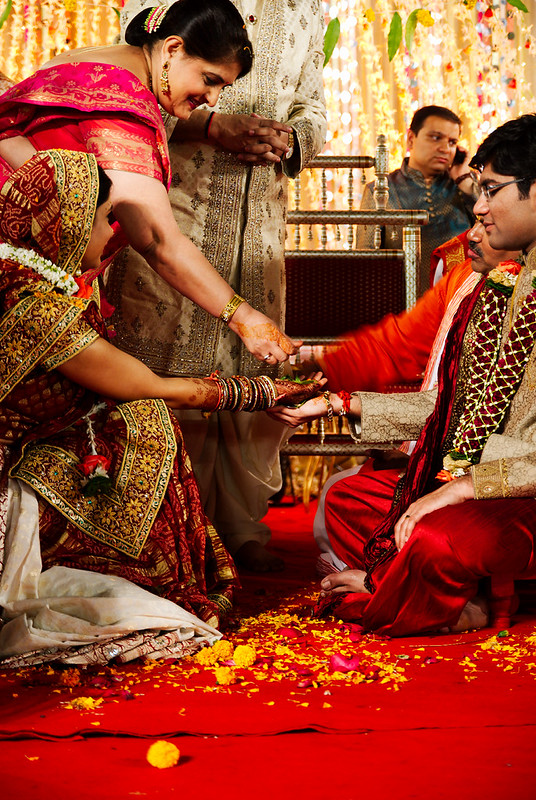 The Essential Guide to Hindu Weddings Introduction The Big Fat
