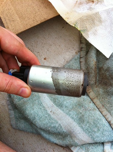 How to: Inspect/Clean 'Fuel Filter' 05-06 ZX6R 636 | Kawasaki